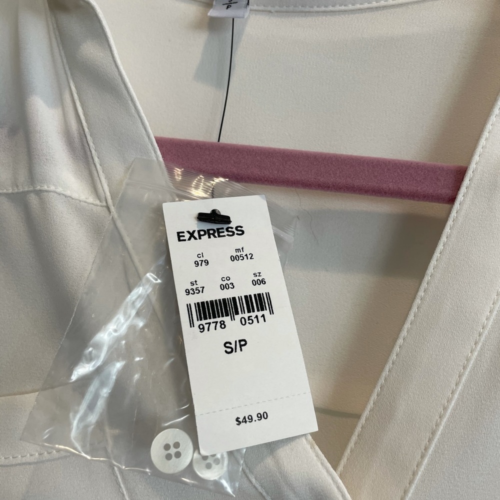 NWT Express V-Neck Button Down Sz. S - Picture 5 of 5